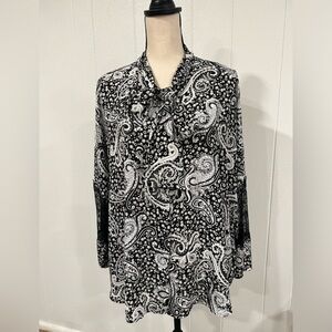 Express boho shirt black/white floral paisley with laces blouse